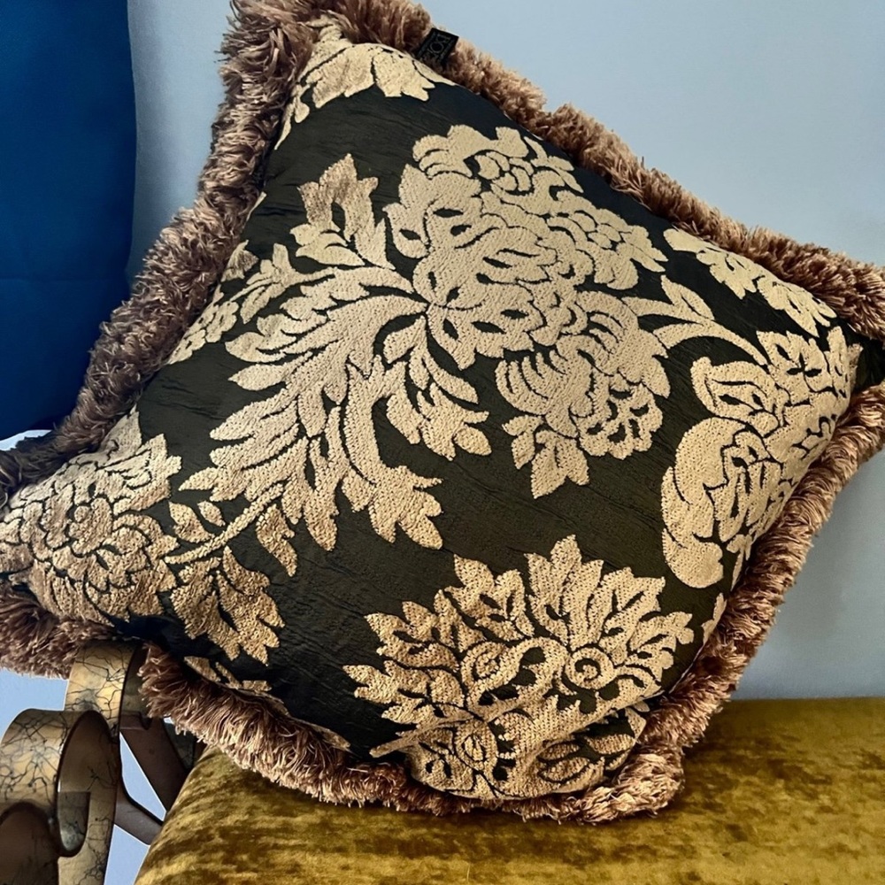 Borgata Throw Pillow - Picture 5 of 9